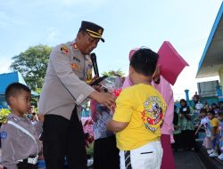 Kapolres Pangkalpinang Bersama Ketua Cabang Bhayangkari Sambut Siswa Baru TK Kemala Bhayangkari