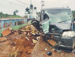 Toyota Kijang Tabrak Grandmax, Heri Alami Patah kaki