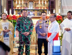 Tinjau Gereja di Malam Natal, Kapolri Pastikan TNI-Polri Beri Rasa Aman Sepanjang Nataru