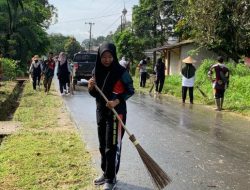 Menata Kebersihan Desa Air Kuang lakukan Aksi Gotong Royong