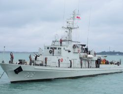 KRI Pulau Rusa 726 Sandar di Sadai Open Shit Untuk Masyarakat