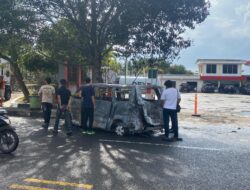 APV Terbakar di SPBU Kejora, Dugaan Praktik “Ngerit” BBM Terbongkar di Balik Antrean