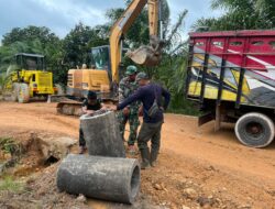 Tingkatkan Aksesibilitas di Pulau Lepar, Satgas TMMD ke – 127 Kodim 0432/Basel Pasang Gorong-Gorong Beton 10 Titik.